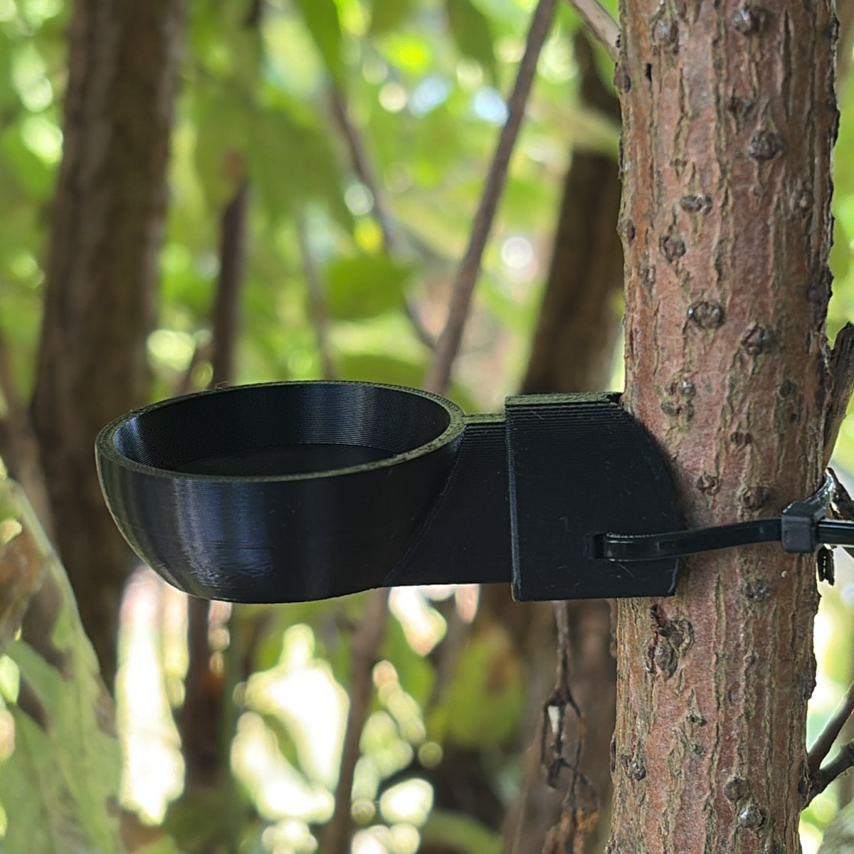 MEDIUM FEEDING BOWL - PUSH FIT - BRANCH MOUNTED